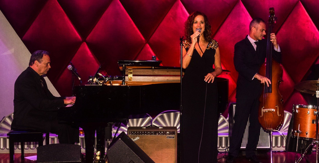 Online singing lessons and instruction